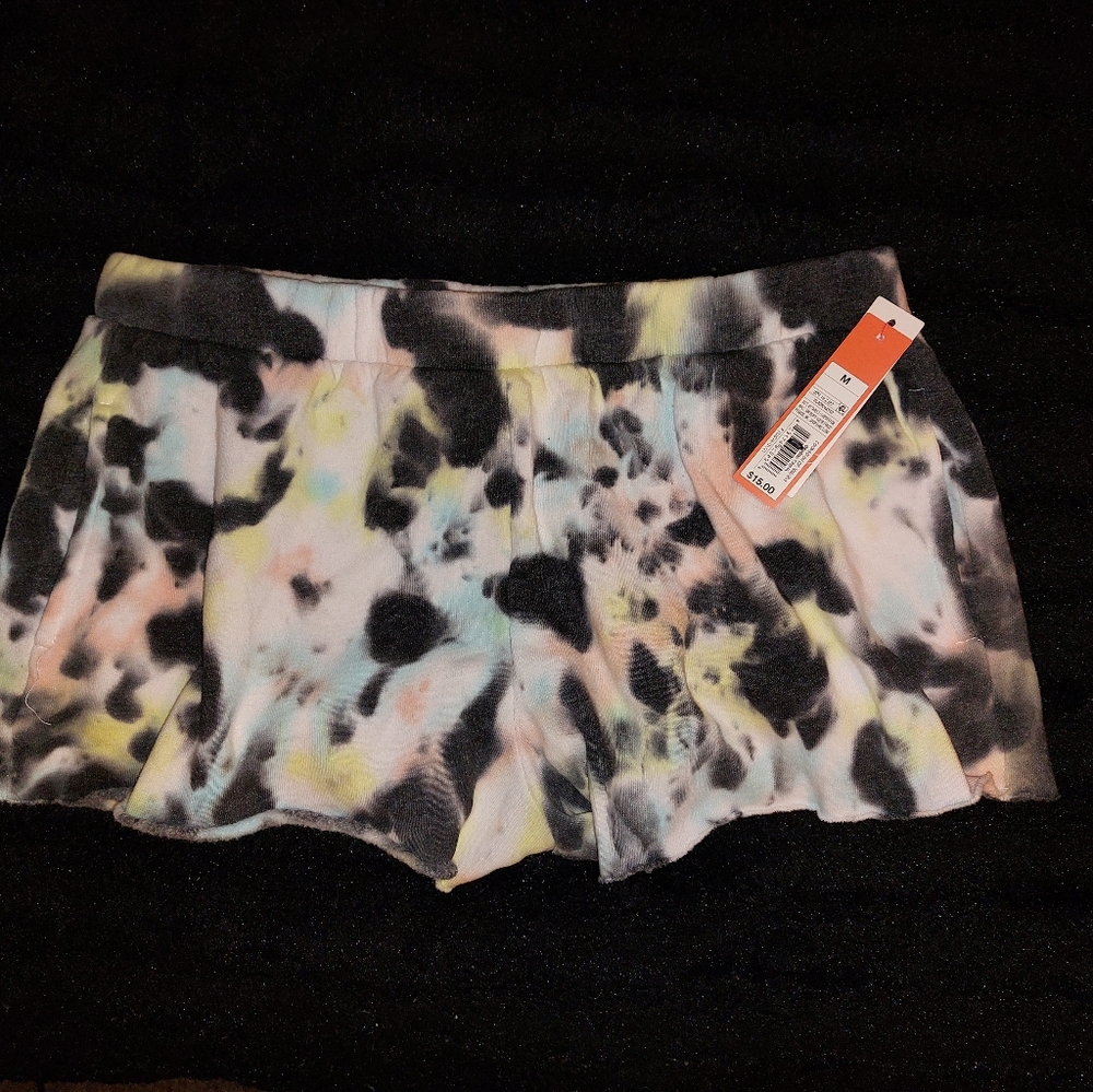 Shorts made my Colsie sz M New